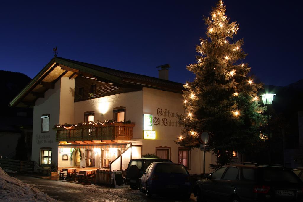 Gasthaus St. Valentin Chiusa Exterior photo